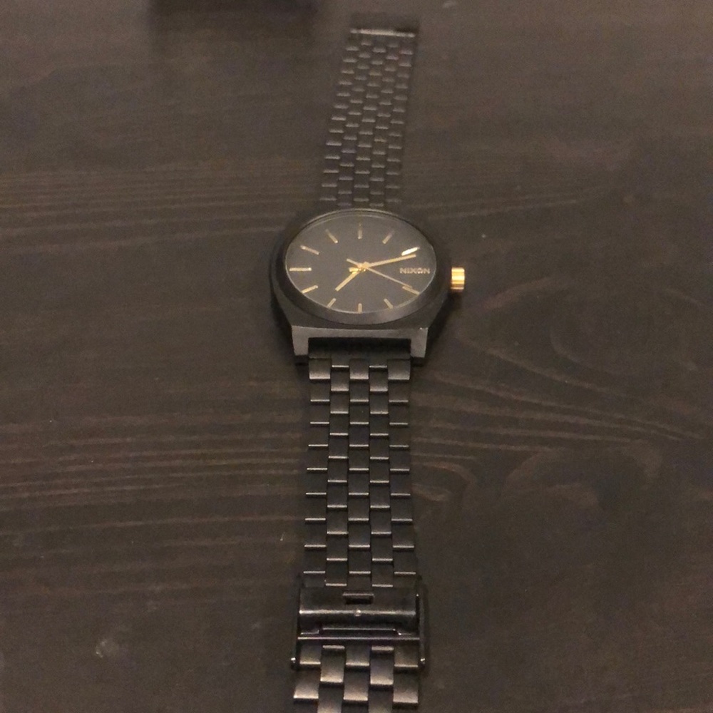 Watch - Picture 2 of 3